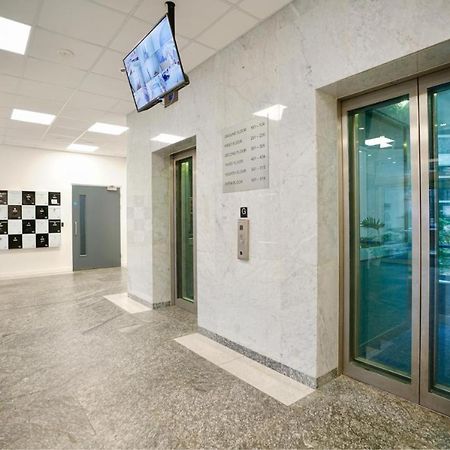 Two Bedroom - Central Peterborough Apartment - Bayard Apartments المظهر الخارجي الصورة