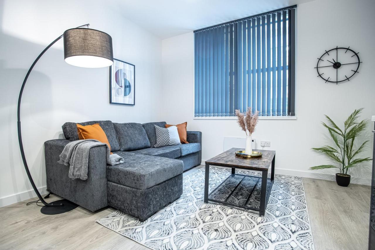 Two Bedroom - Central Peterborough Apartment - Bayard Apartments المظهر الخارجي الصورة