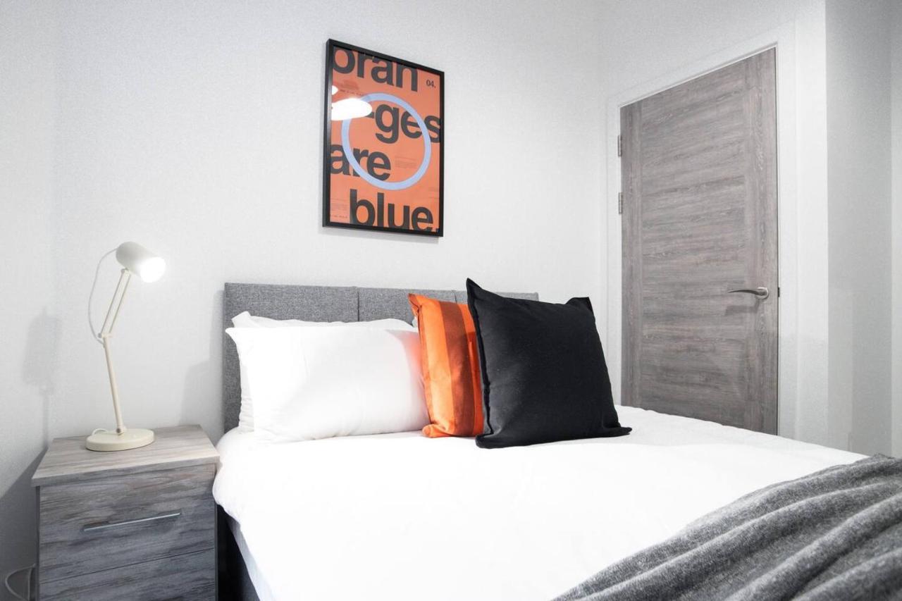 Two Bedroom - Central Peterborough Apartment - Bayard Apartments المظهر الخارجي الصورة