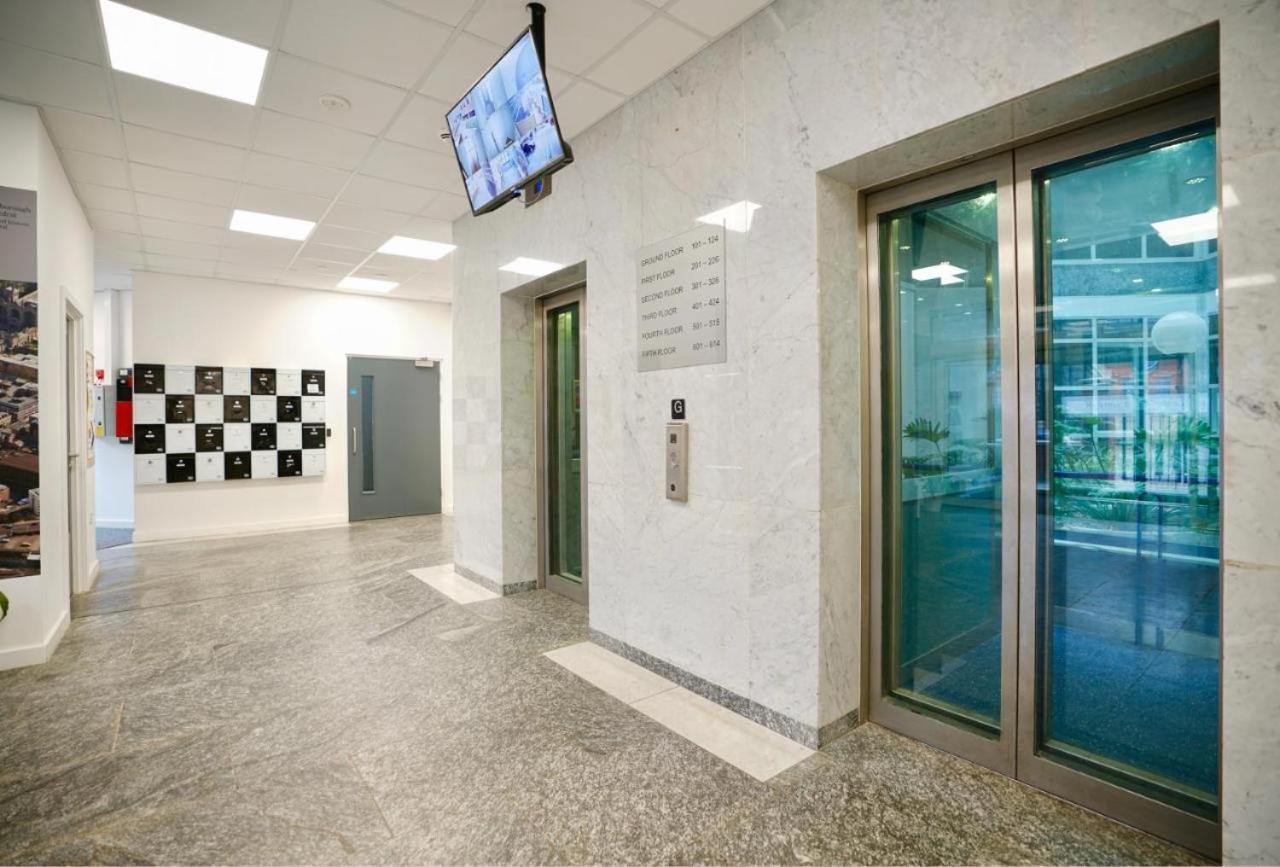 Two Bedroom - Central Peterborough Apartment - Bayard Apartments المظهر الخارجي الصورة